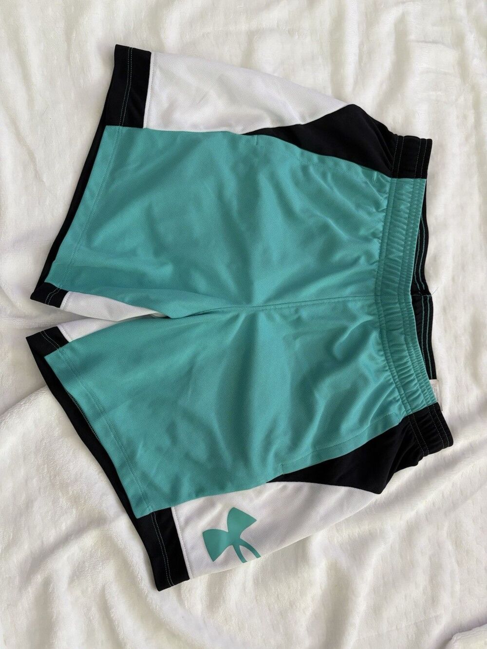 Under Armour Women's Standard Baseline 6 Basketball Shorts Size Medium